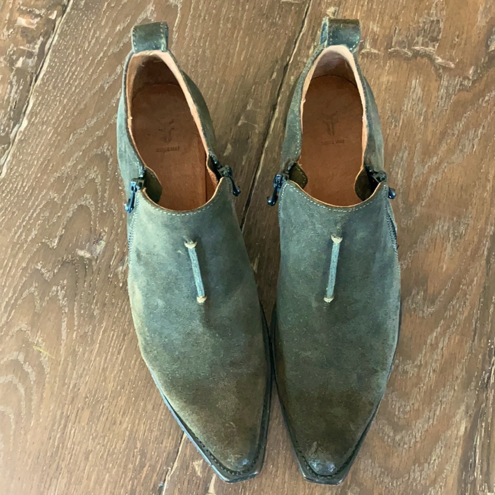 8 1/2 Frye Sacha Moto shootie